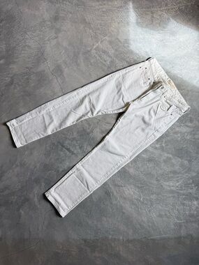 Gap 1969 Slim Fit White Jeans - Size 31 x 32